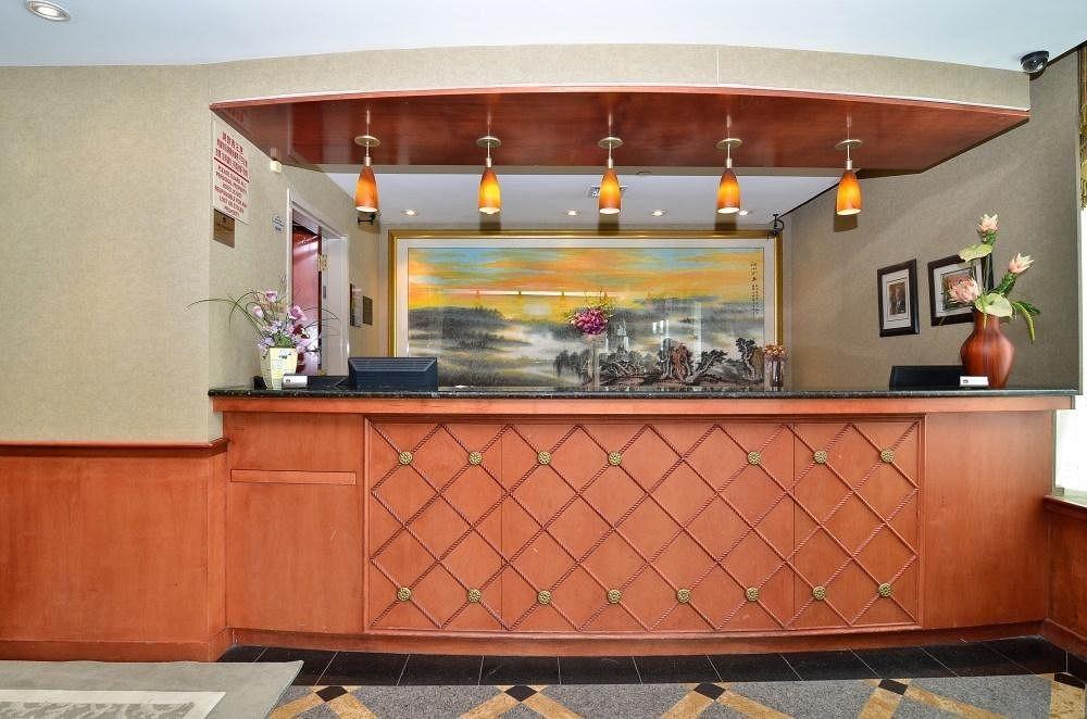 Western Queens Court