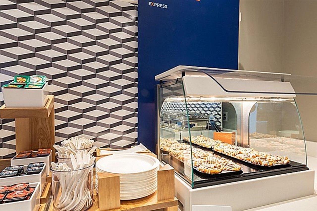 Express - Street By Ihg