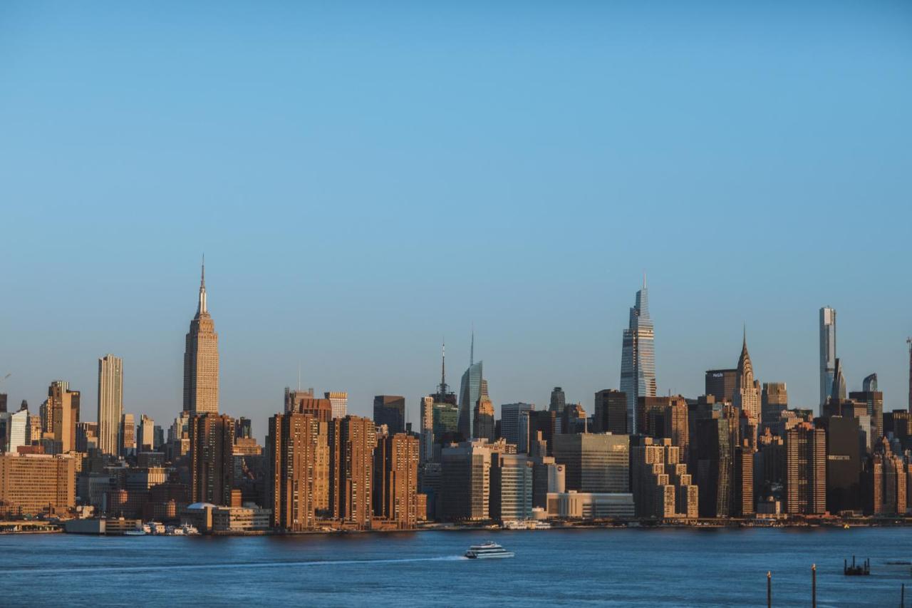 Arlo Williamsburg 5*