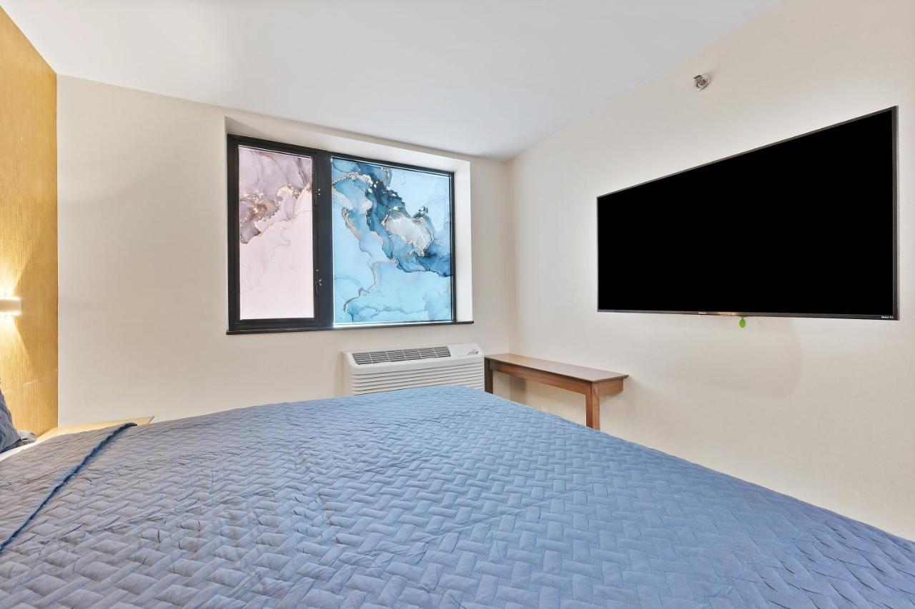 Casa Blanca Brooklyn Downtown Hotel
