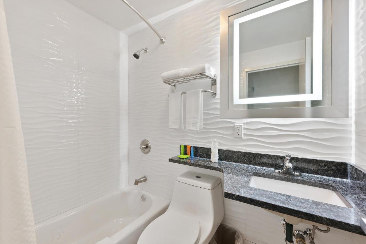 Casa Blanca Brooklyn Downtown Hotel New York