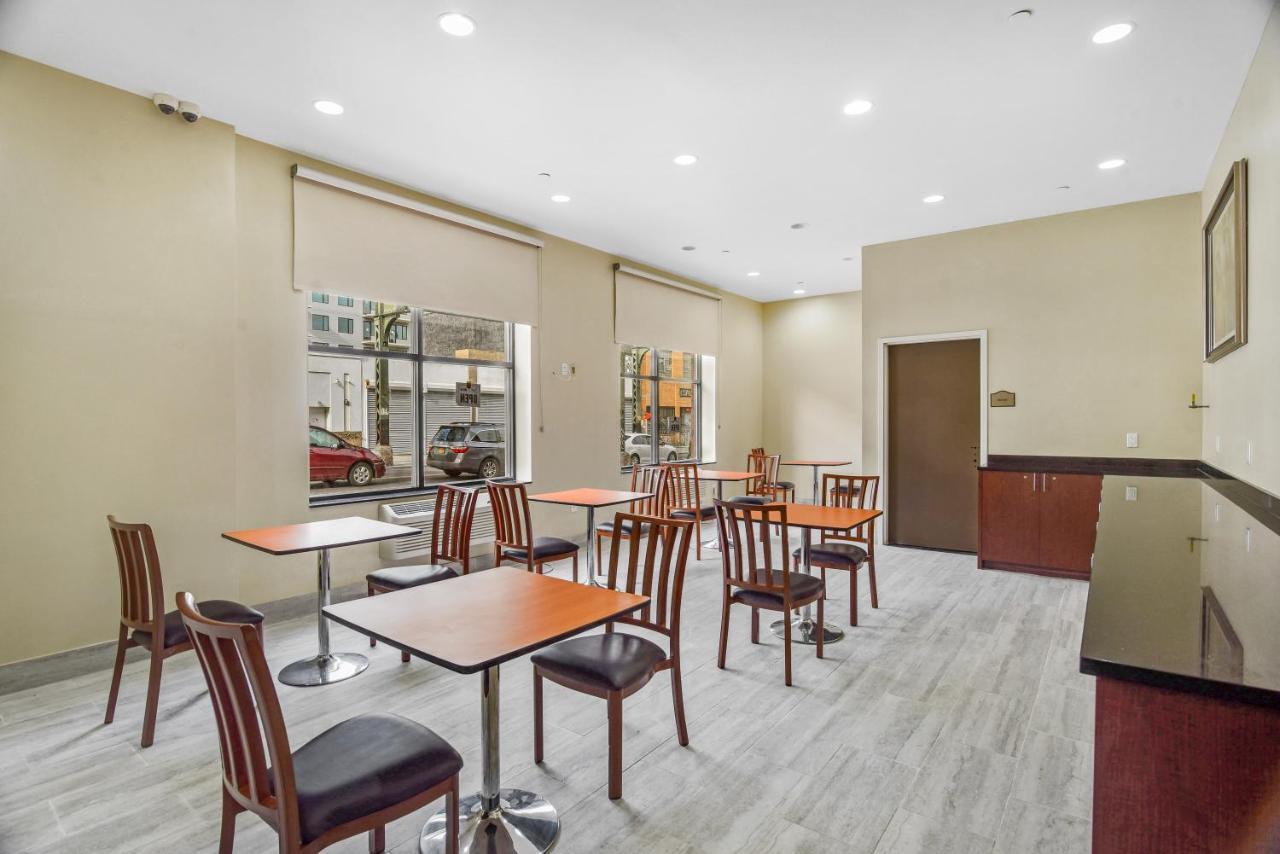 Brooklyn Broadway 4*