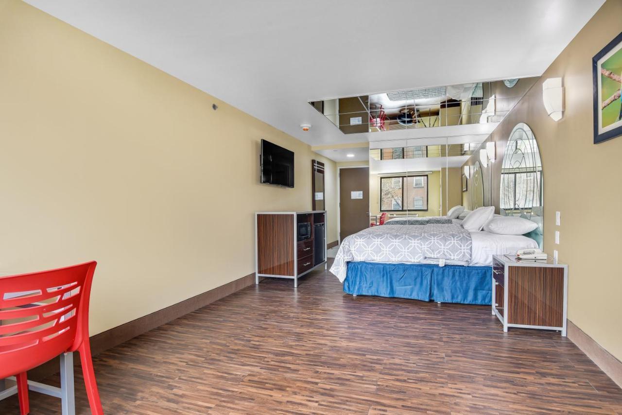 Brooklyn Broadway 4*