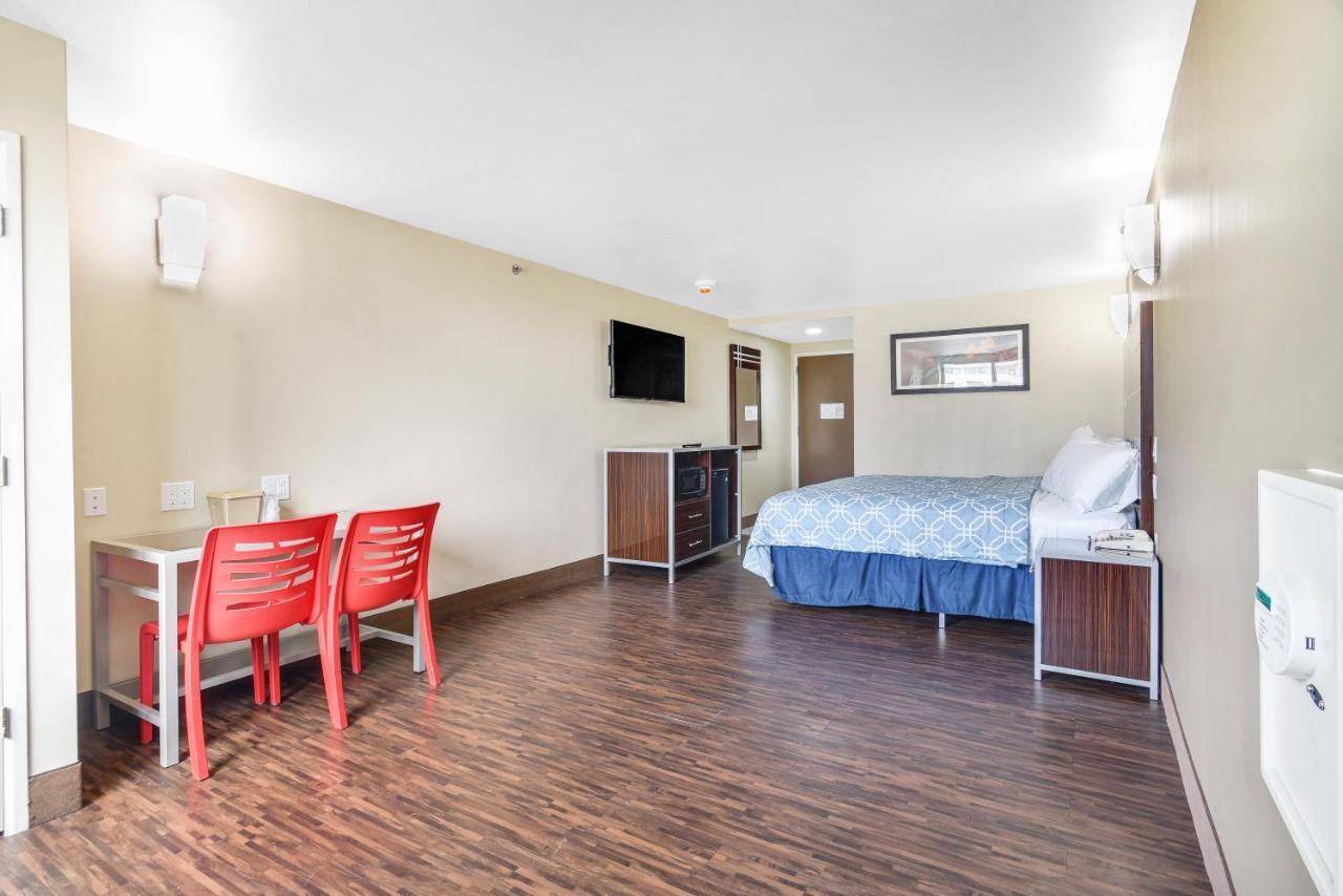 Brooklyn Broadway 4*