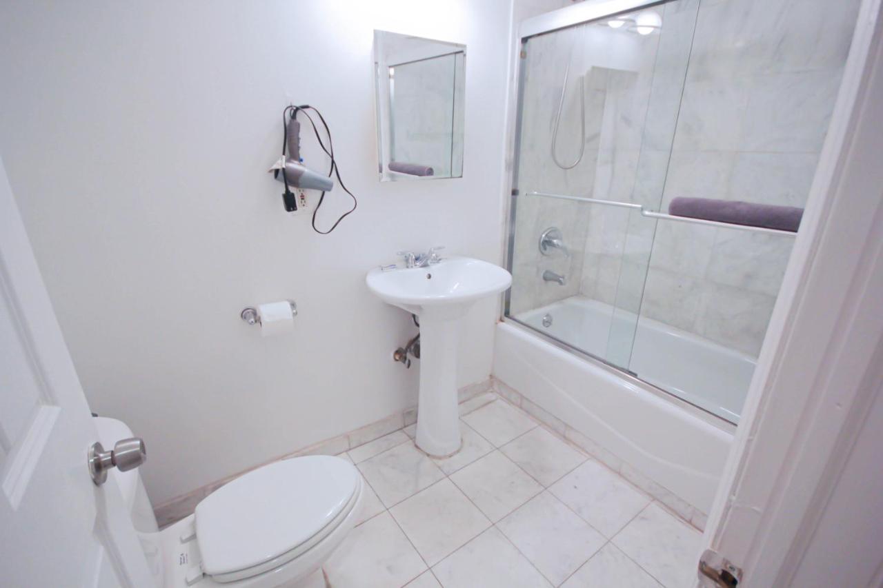 - One-bedroom Apartment New York