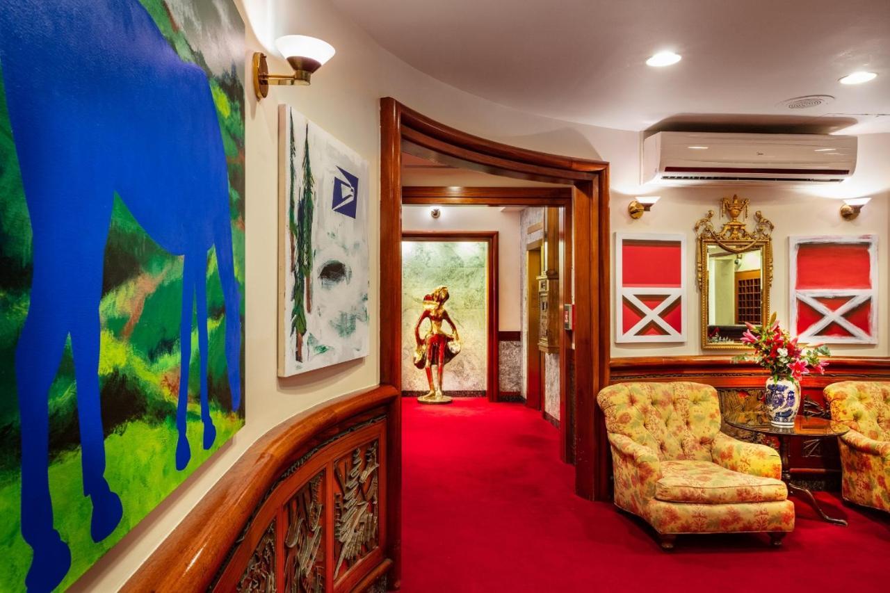 Hotel Roger Smith 3*