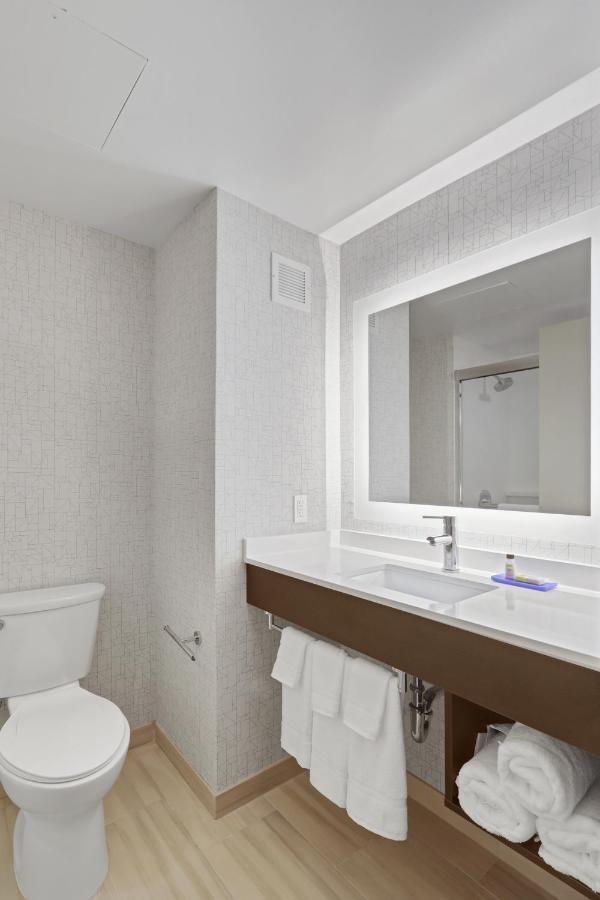 Hotel 1200