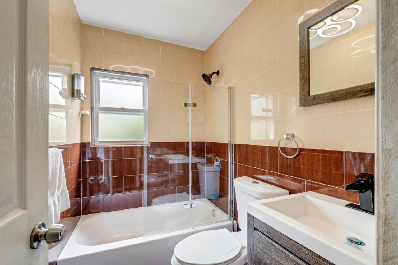 Modern Cozy 3br Just 10 Mins From Jfk! Holiday home New York