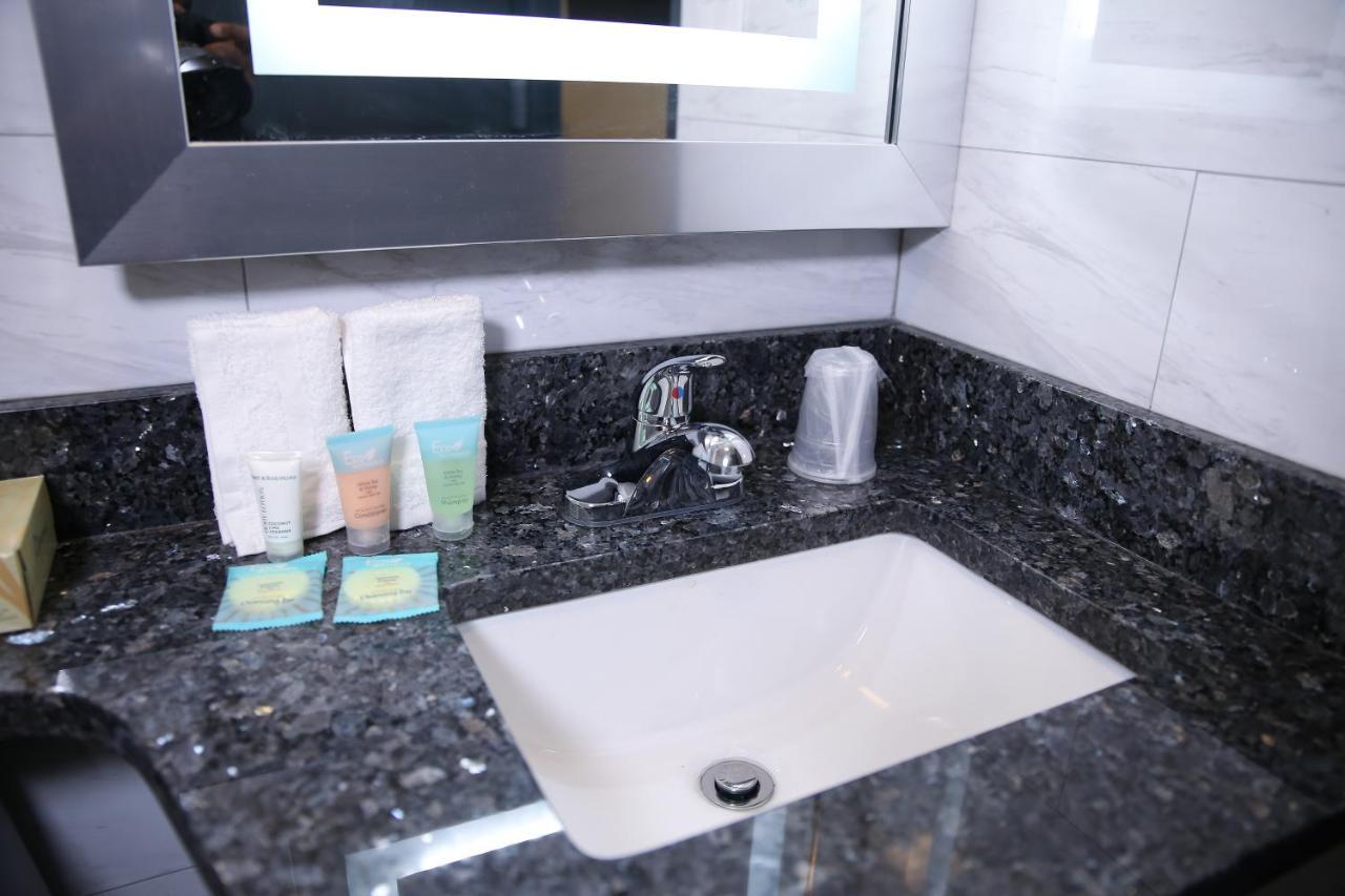 Hotel Vybe 3*