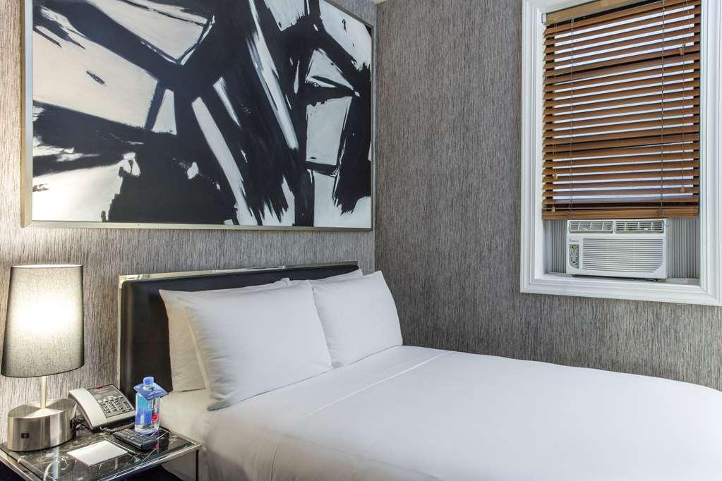 Square At Times Square Hotel