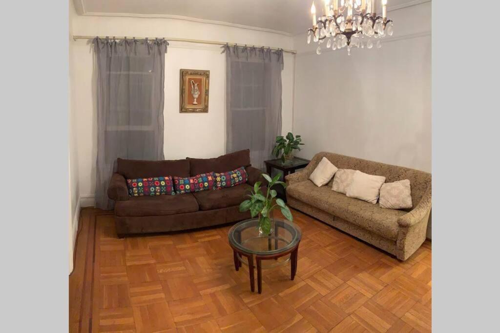 Cozy 2 Bedroom In Queens * New York
