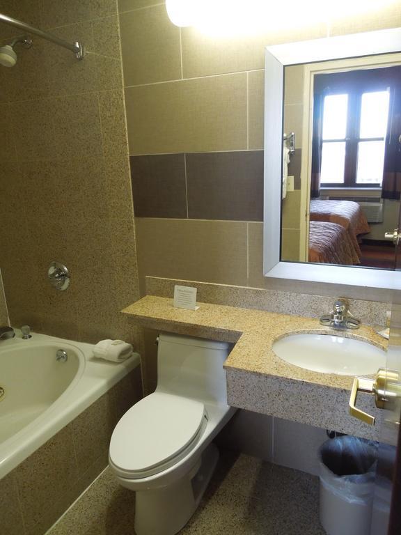 Days Inn Brooklyn Hotel