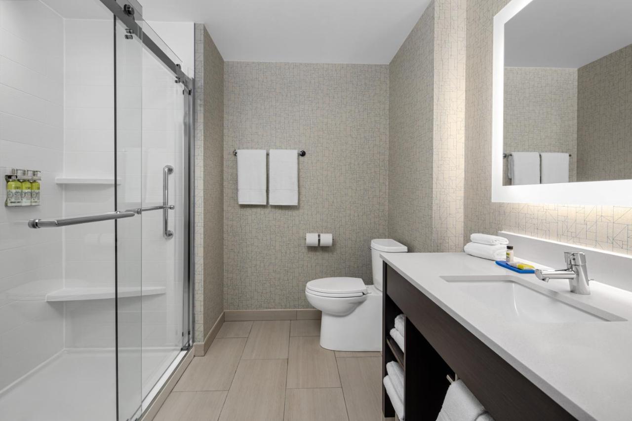 Express & Woodside Laguardia Airport Hotel