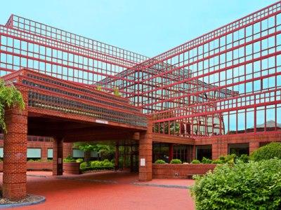 Doubletree By Hilton New York-laguardia