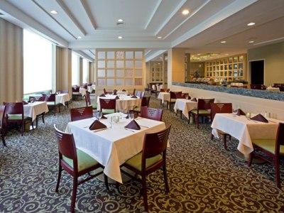 Doubletree By Hilton New York-laguardia