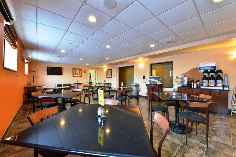 Hotel Country & By Radisson, Staten Island 3*