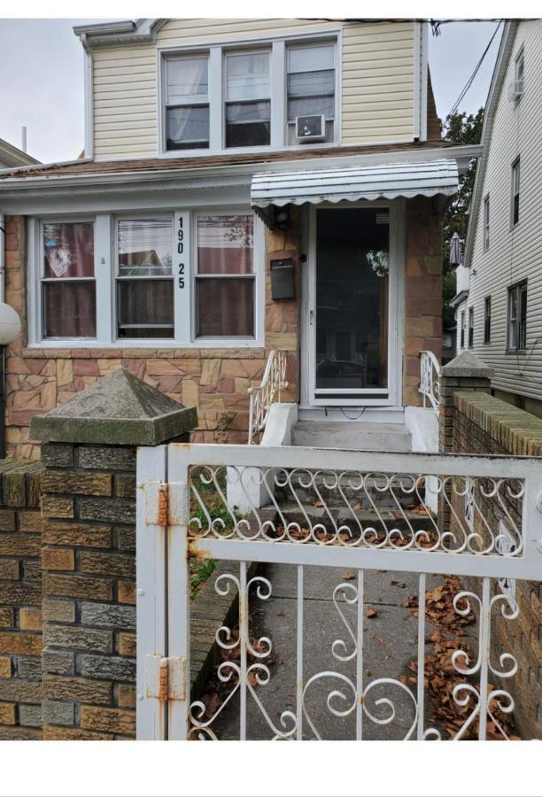 Royalbluecozy Homestay *