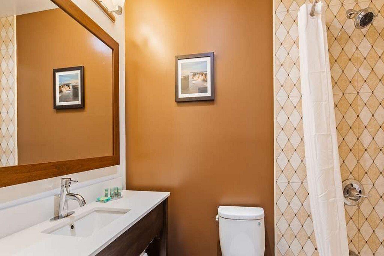 Western Far Rockaway/jfk Airport Area 3*