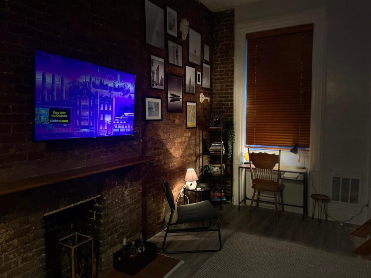 Cozy Studio In Hell's Kitchen Apartment
