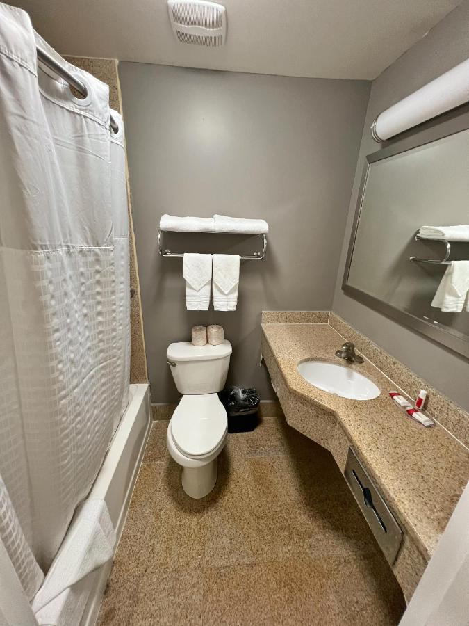 Ozone Inn & Suites Hotel New York