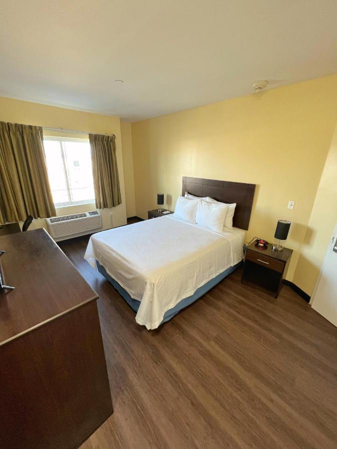 Hotel Ozone Inn & Suites New York