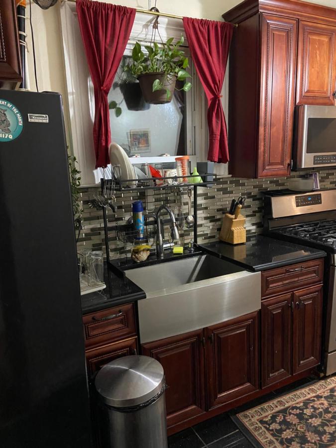 A Lavish In Queens Guest house