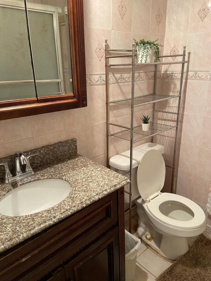 A Lavish In Queens * New York