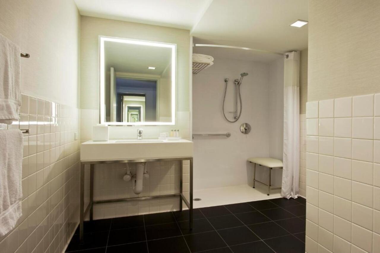 Hotel Row Nyc At Times Square 4*