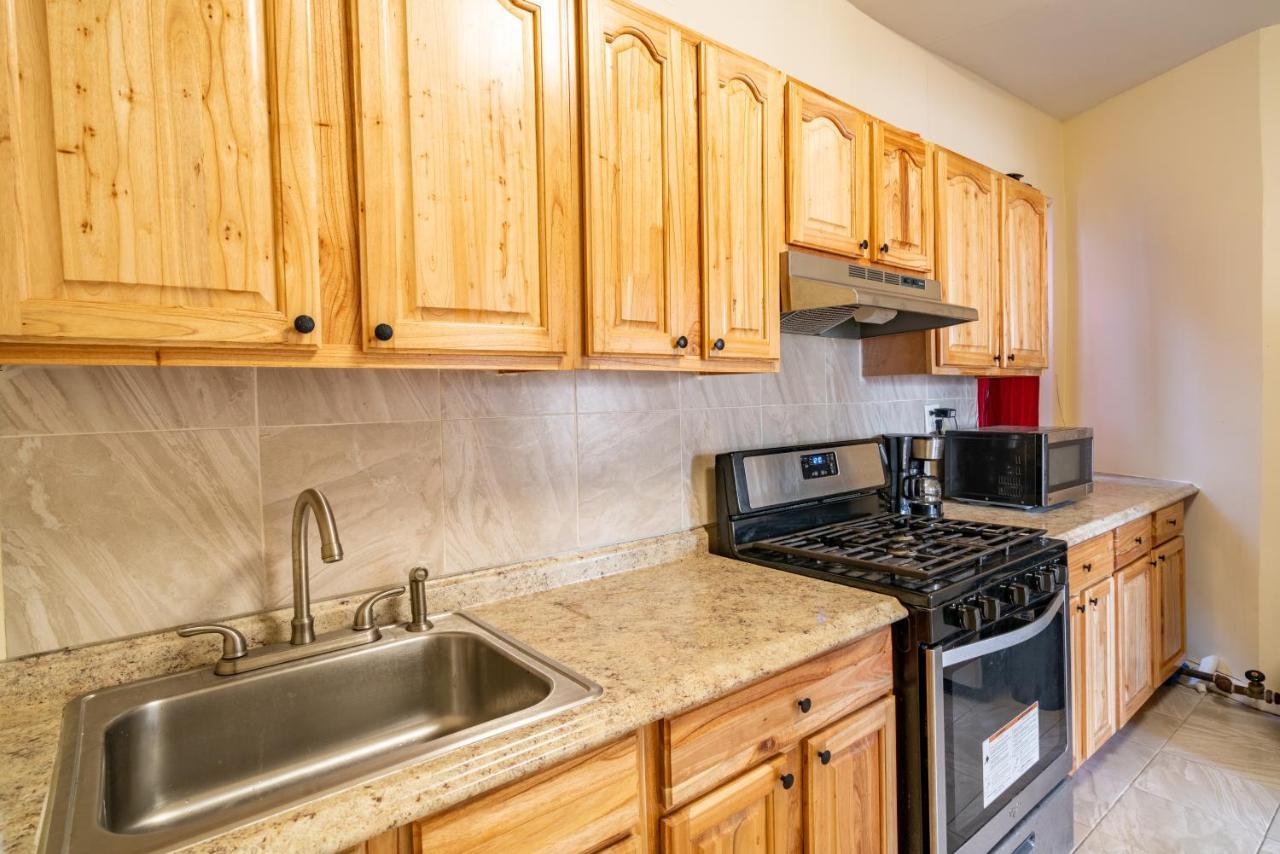 Empire Blvd Guest house *