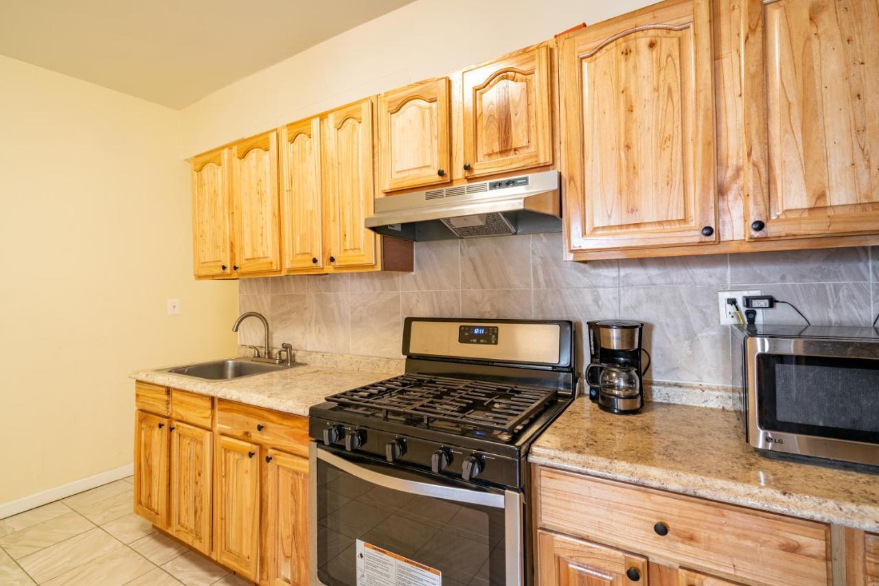 Guest house Empire Blvd