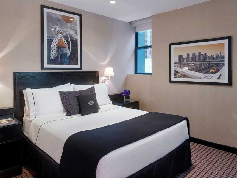Night By Sb At Times Square 4*