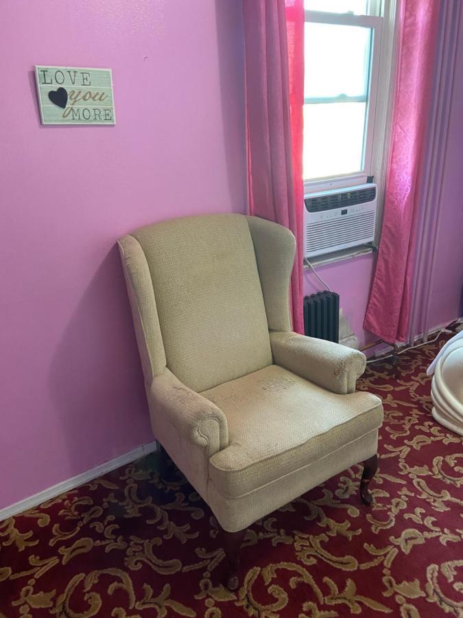 Guest house A Lavish In Queens *