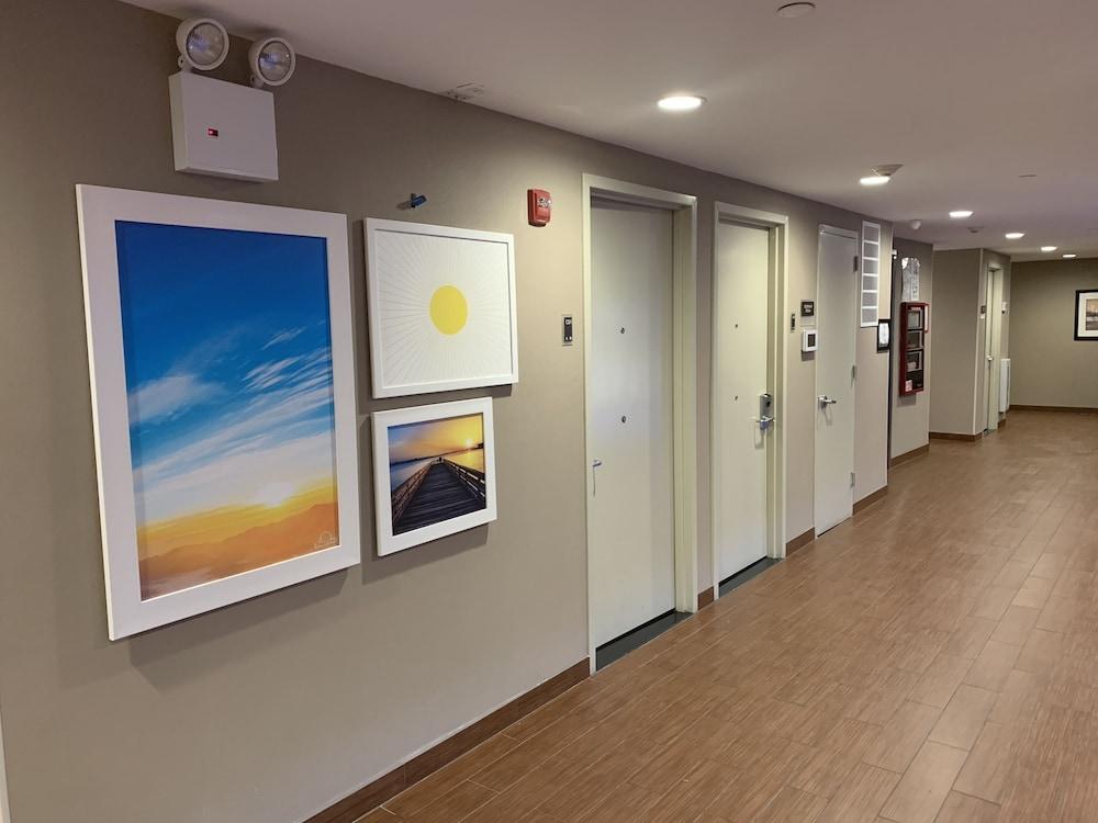 Days By Wyndham Brooklyn Borough Park 3*