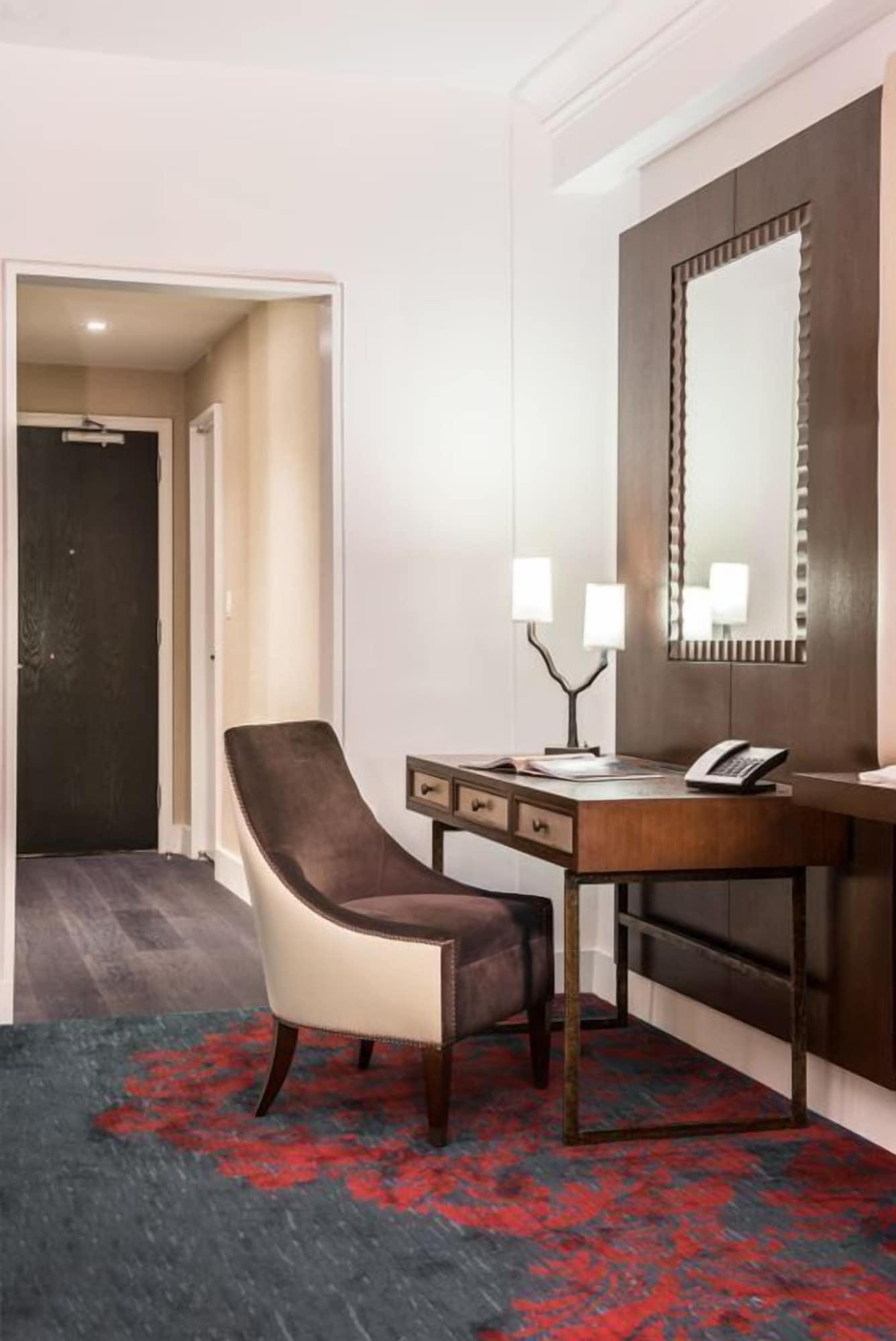 Lexington Plaza Hotel 4*