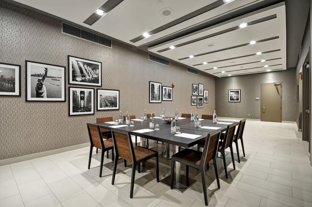 The Chemists Club 4*