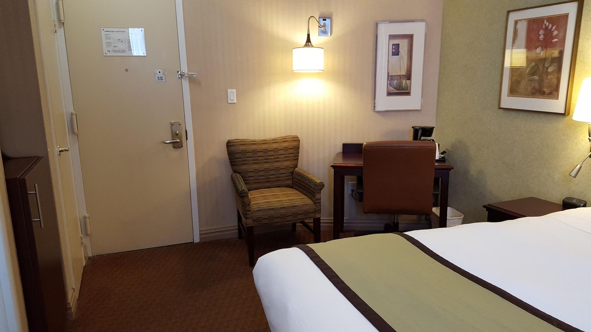 46 Times Square Hotel 3*