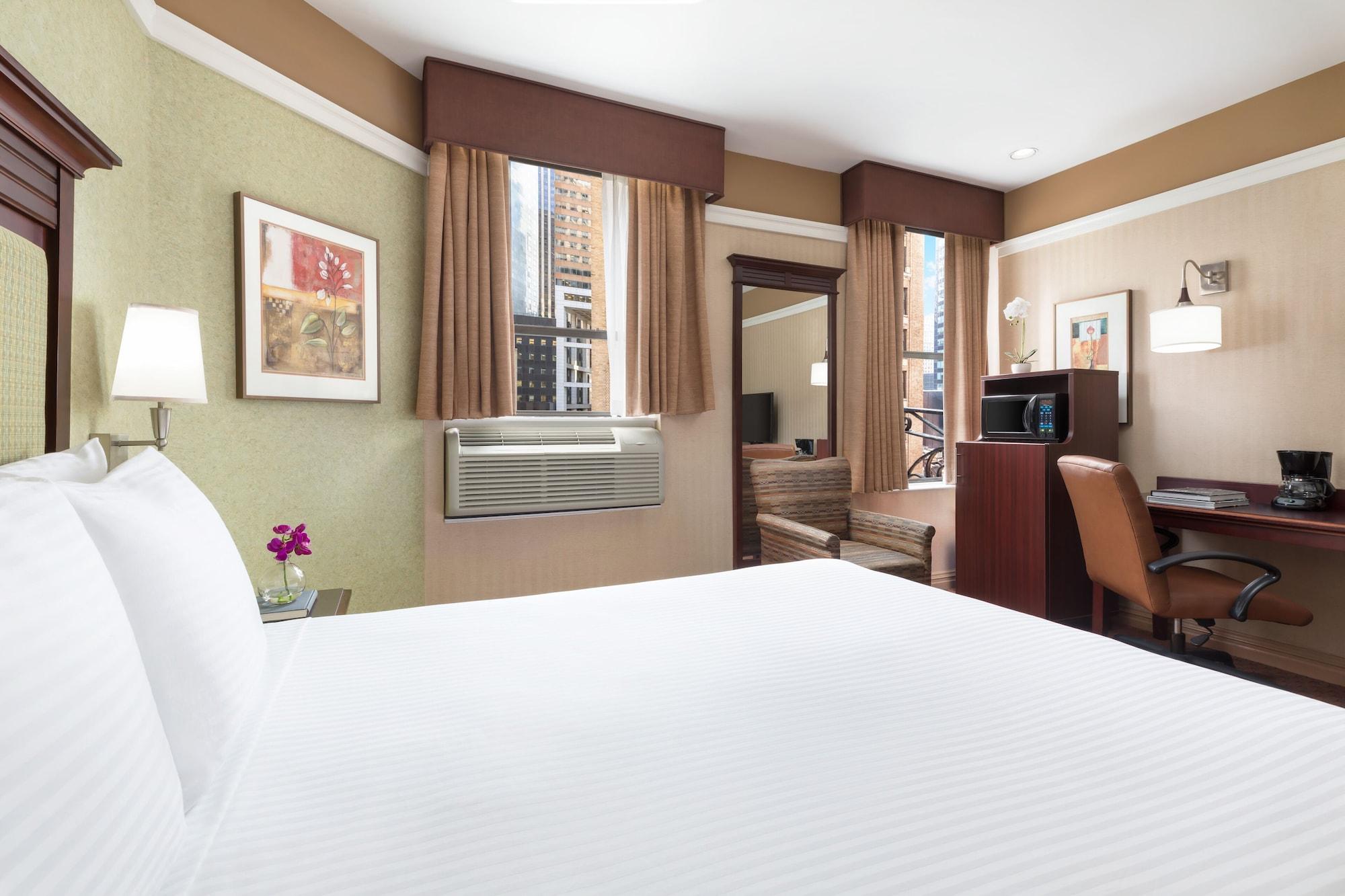 46 Times Square Hotel 3*