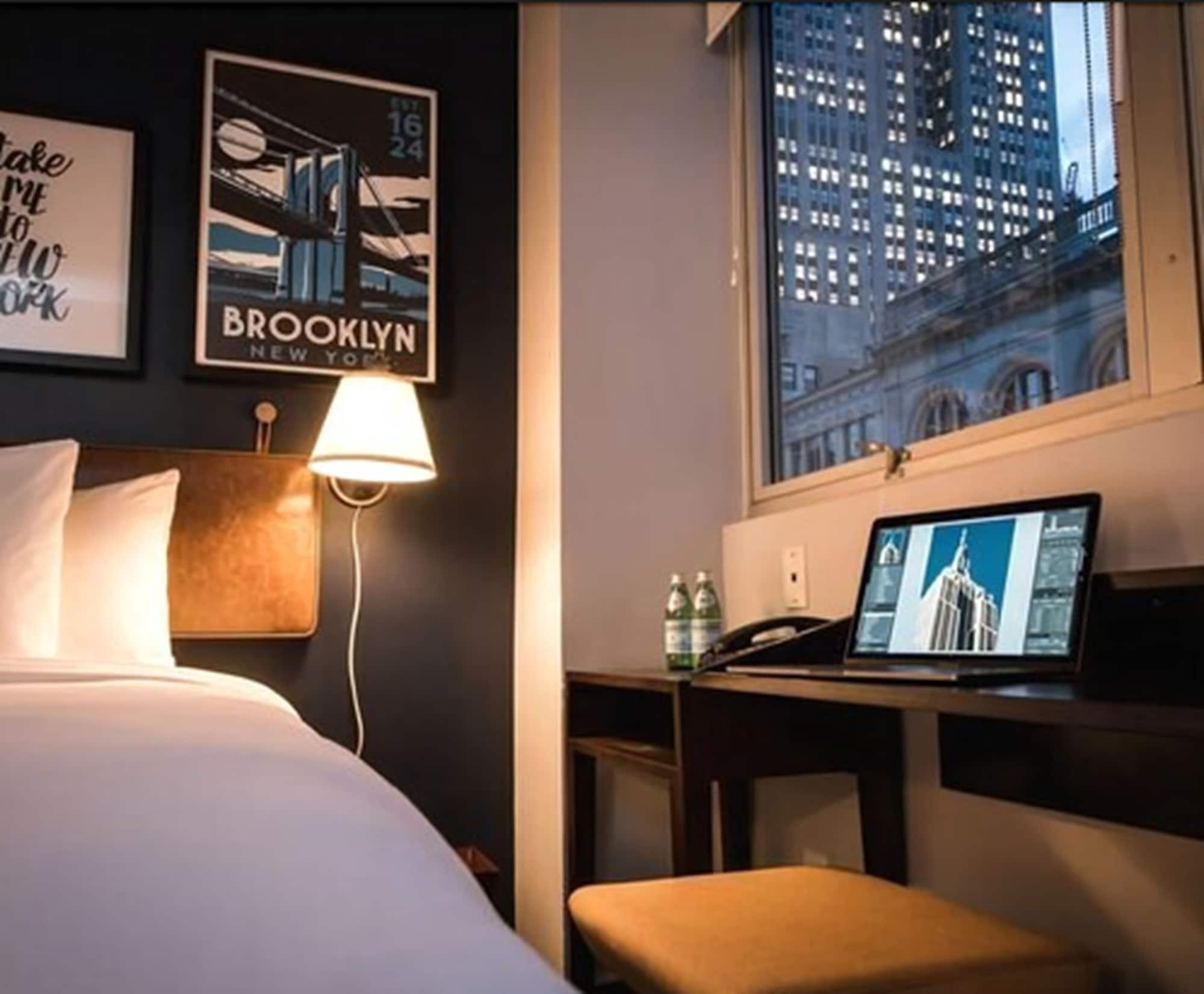 U Fifth Avenue, Empire State Building