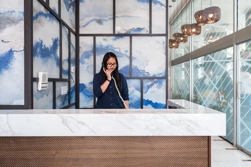 U Fifth Avenue, Empire State Building