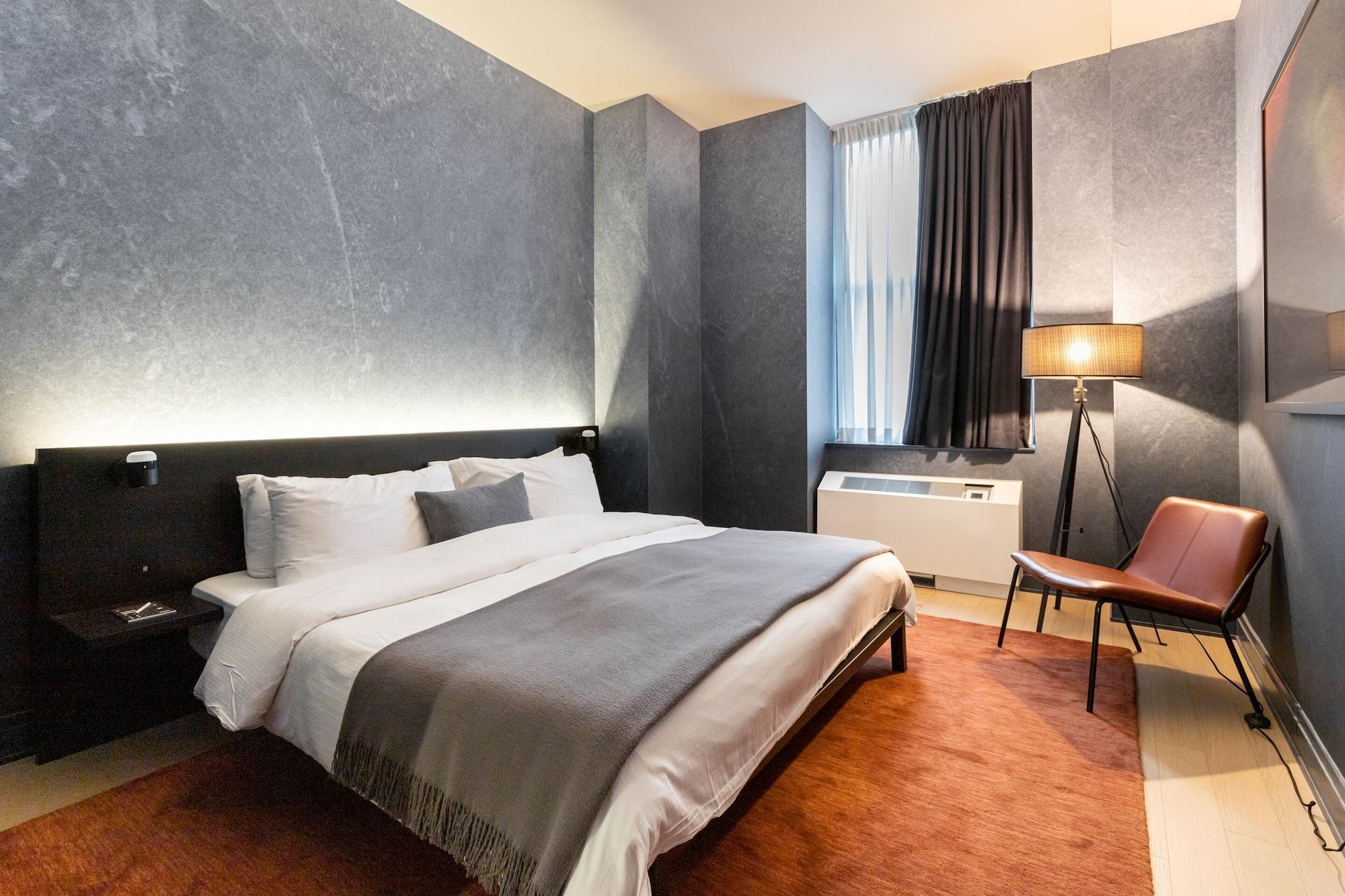 Lyric | 70 Pine Nyc 4*