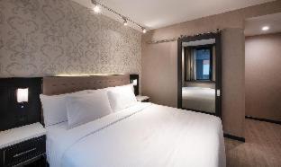 Aliz Times Square New York