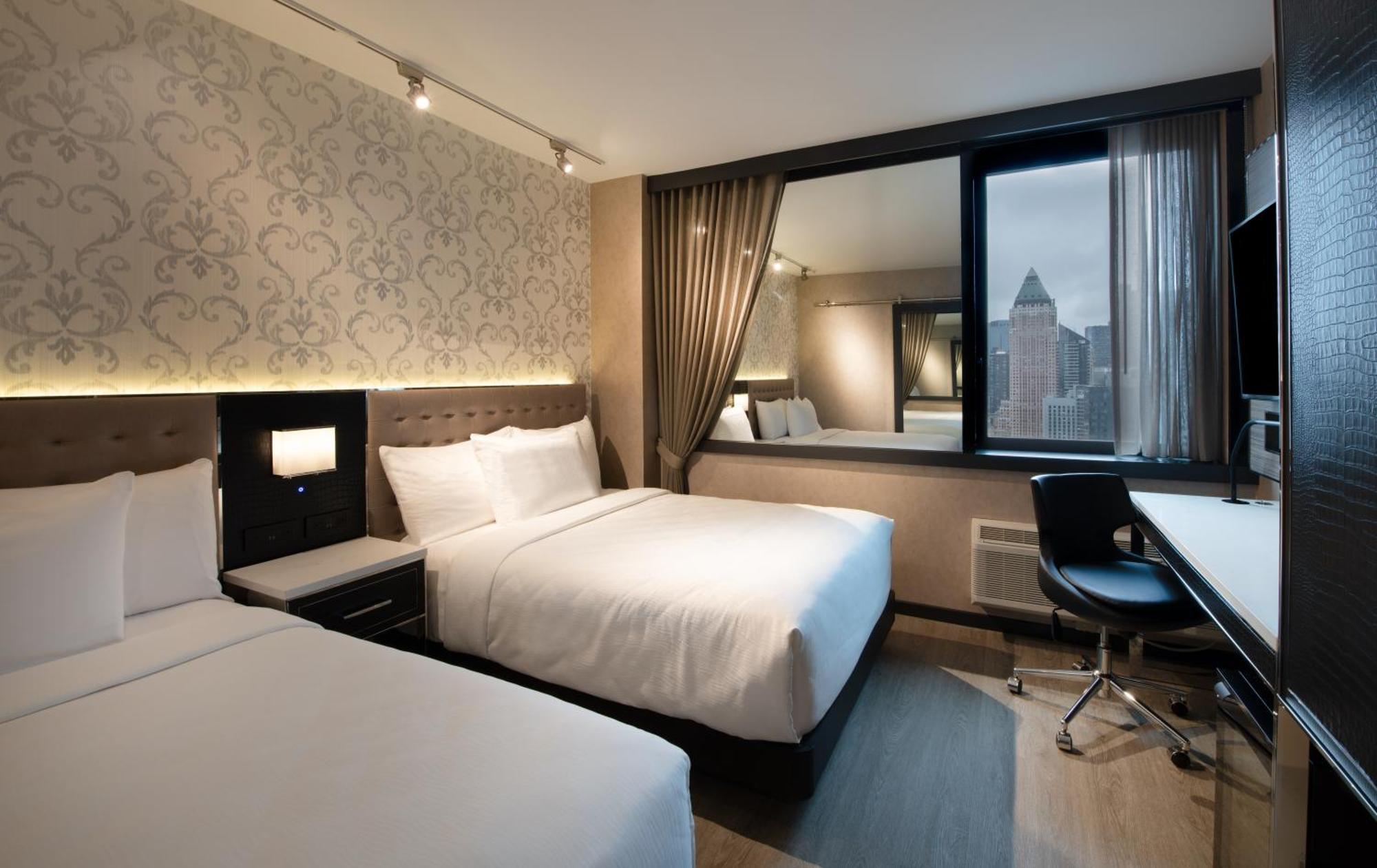 Aliz Times Square Hotel 4*
