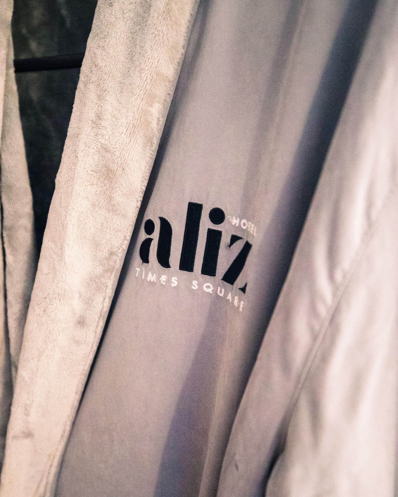 Aliz Times Square New York