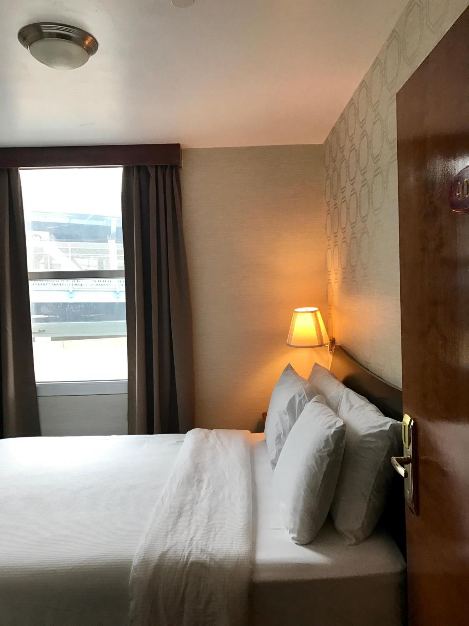 Mimosa Hotel