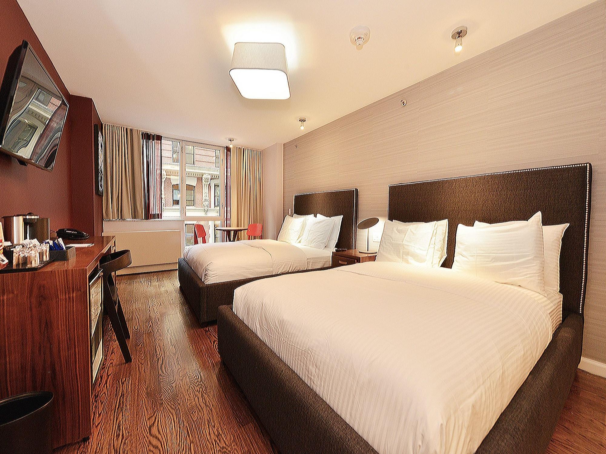 32 32 Hotel