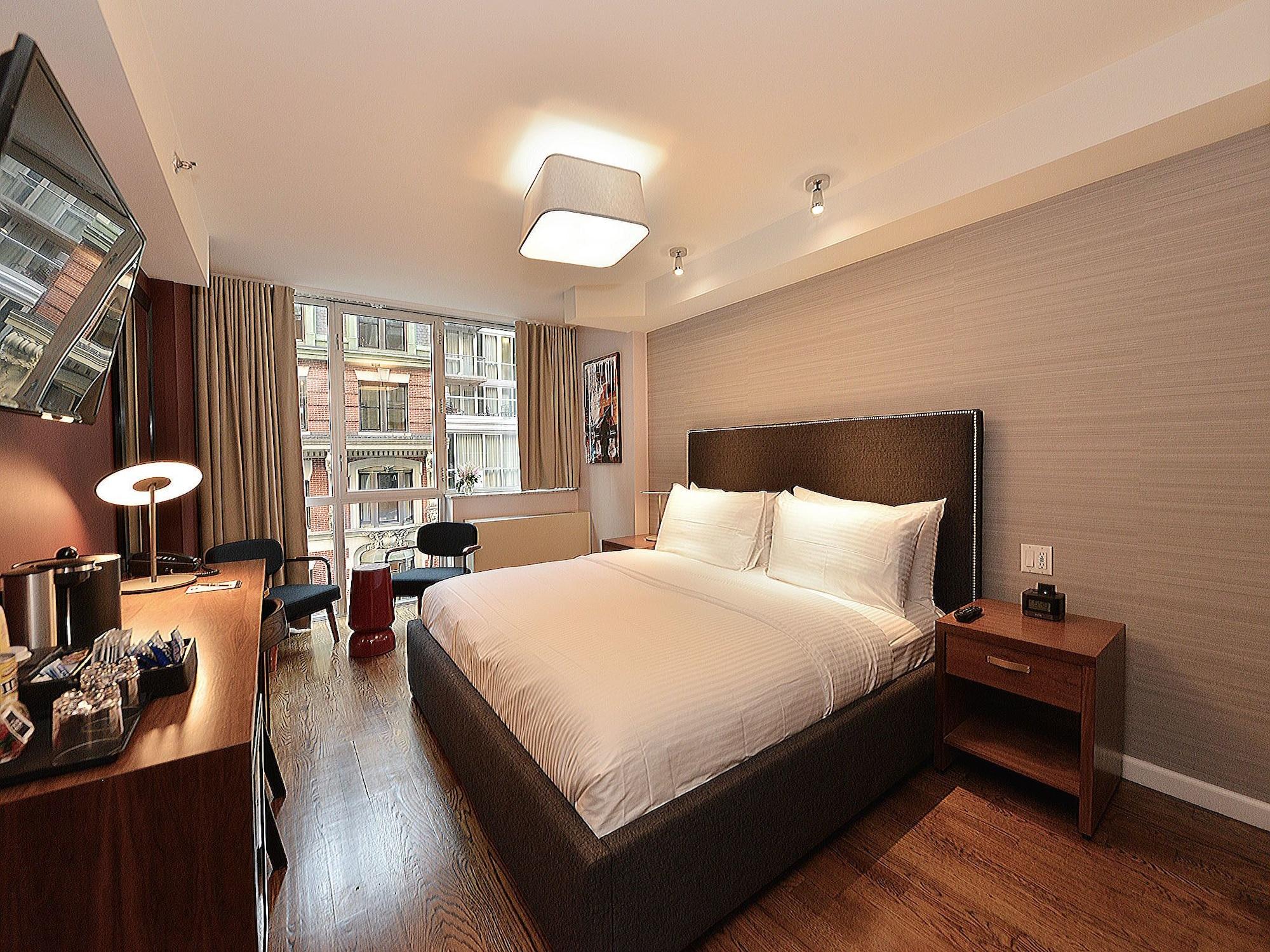 Hotel 32 32