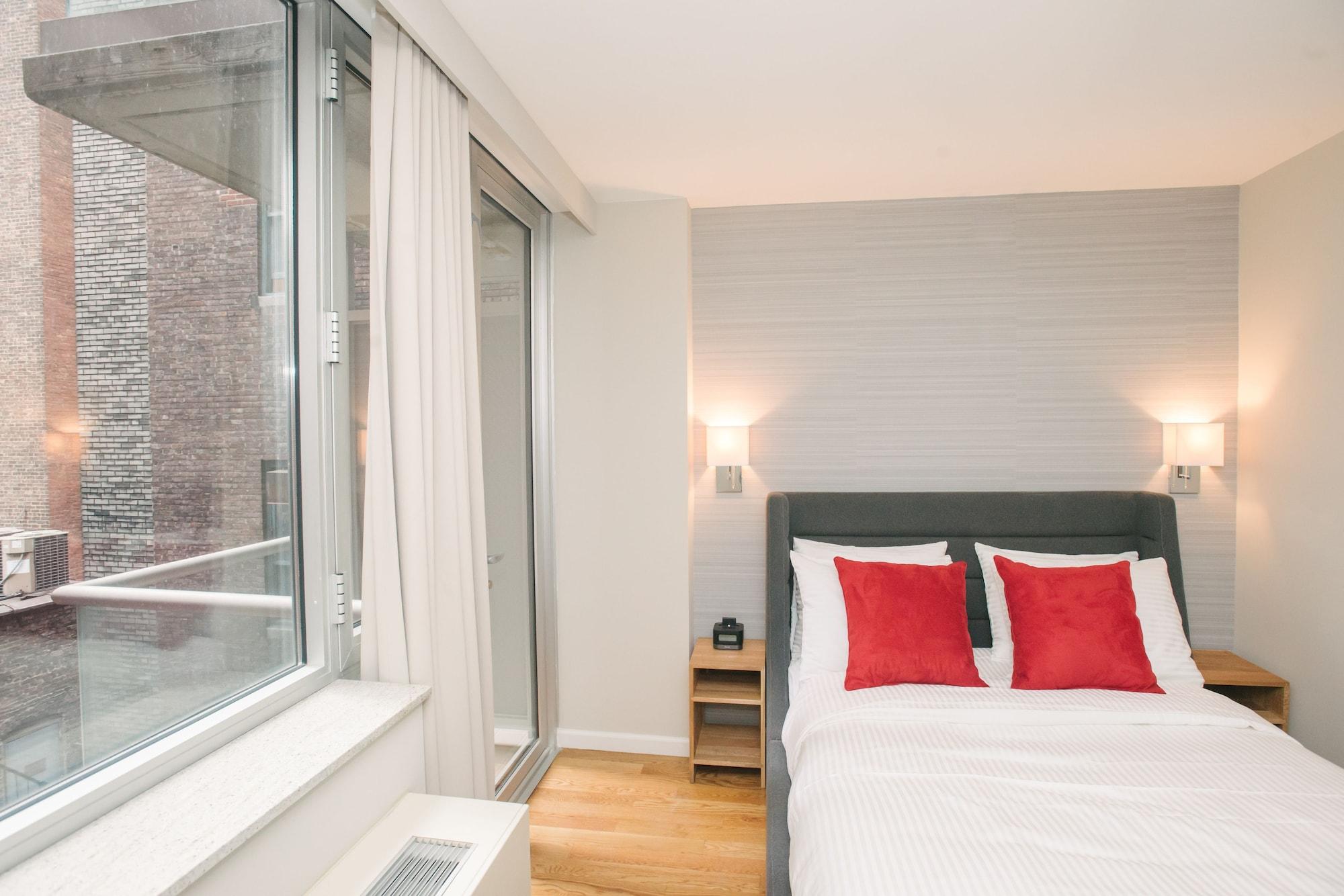 Hotel 32 32