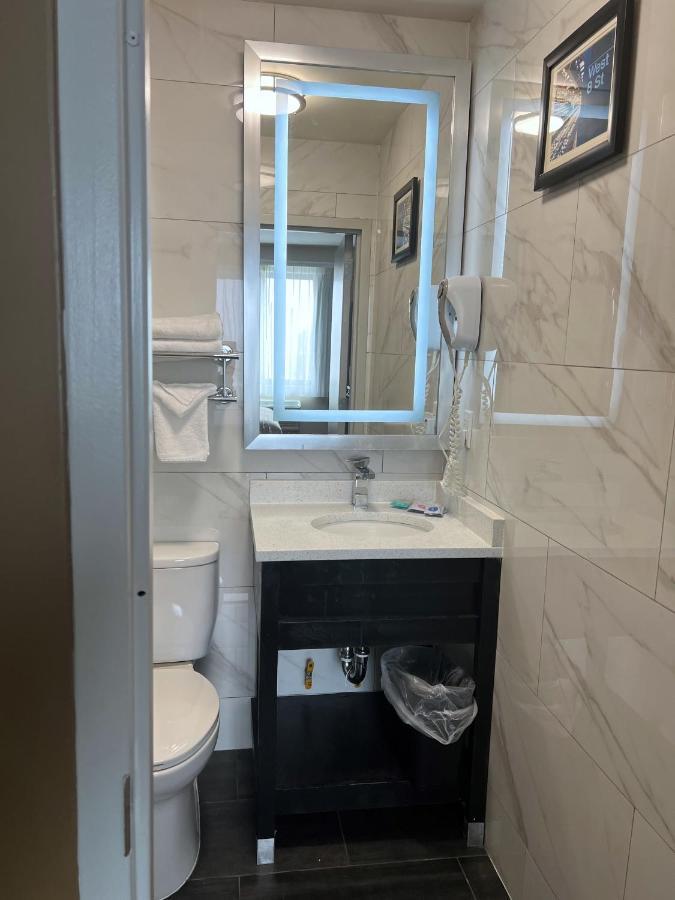 Hotel Lotus Blu & New York