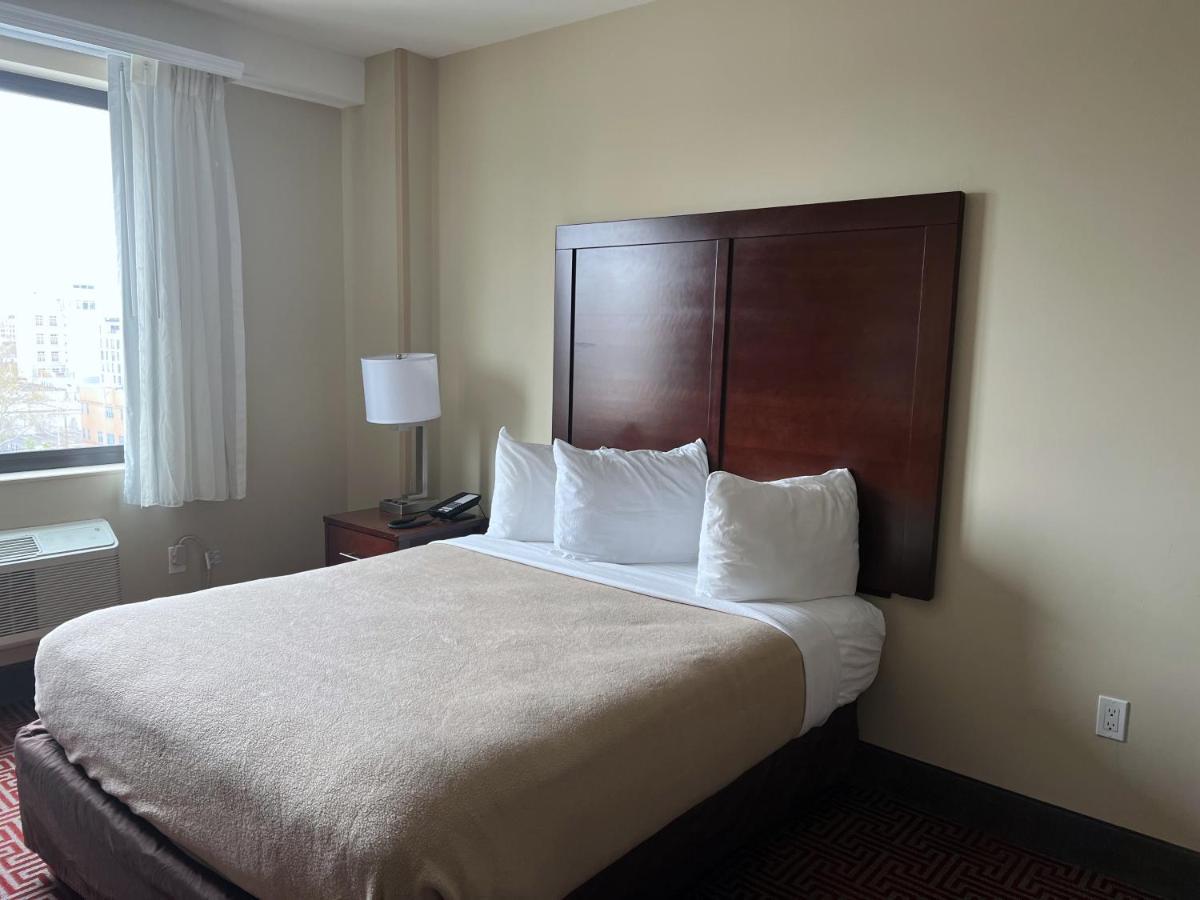 Hotel Lotus Blu & 3*