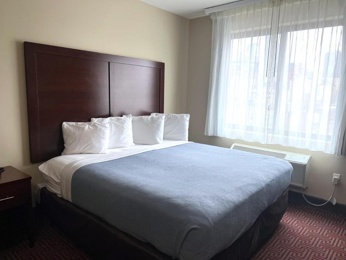 Lotus Blu & Hotel New York